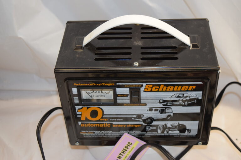 Vintage Schauer Solid State 10 Amp 12volt Automatic Battery Charger Model CR 412