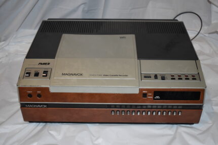 Magnavox VK8227BR01 Top Loading VHS VCR PLUS 6 Woodgrain Video Cassette Recorder Vintage